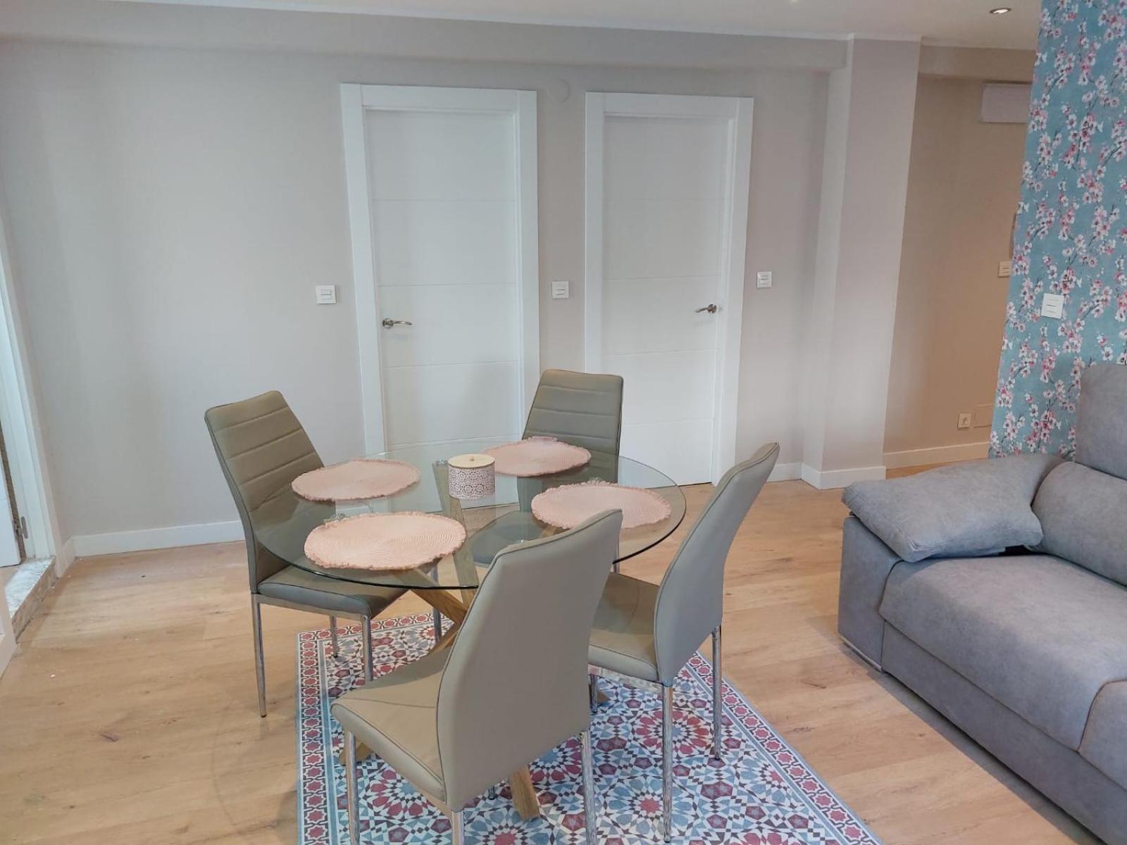 Piso En El Centro Apto 5 Personas Con Garaje Privado Avilés Exterior foto